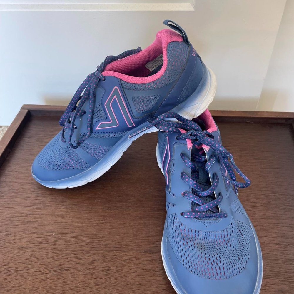 Vionic Women’s 335Miles Sz 6 Navy & Pink